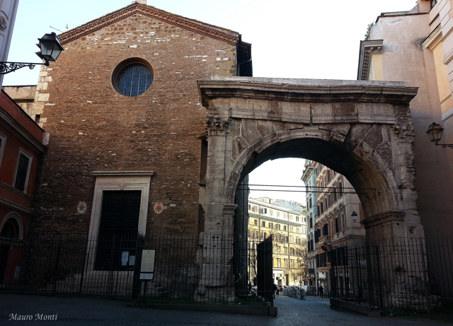 chiesa di San Vito e Arco di Gallieno - Foto Mauro Monti